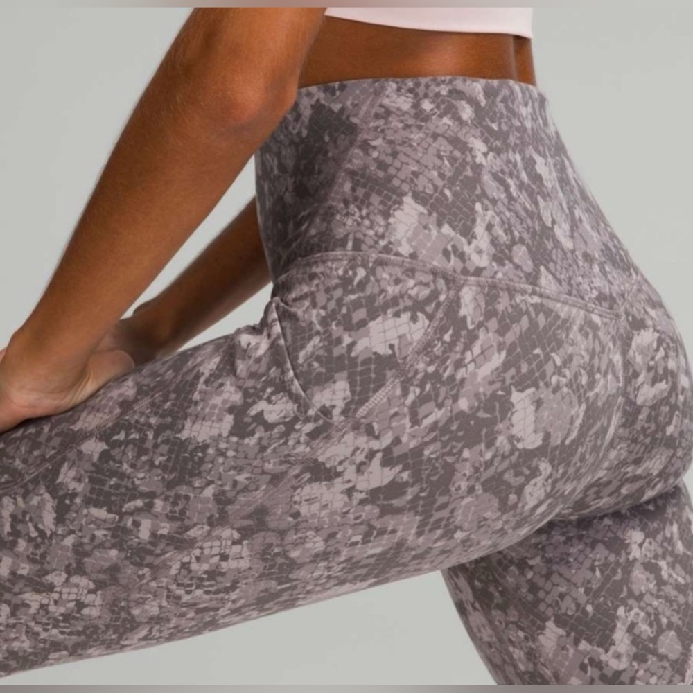 🍋 LULULEMON 🍋 Align 25”
